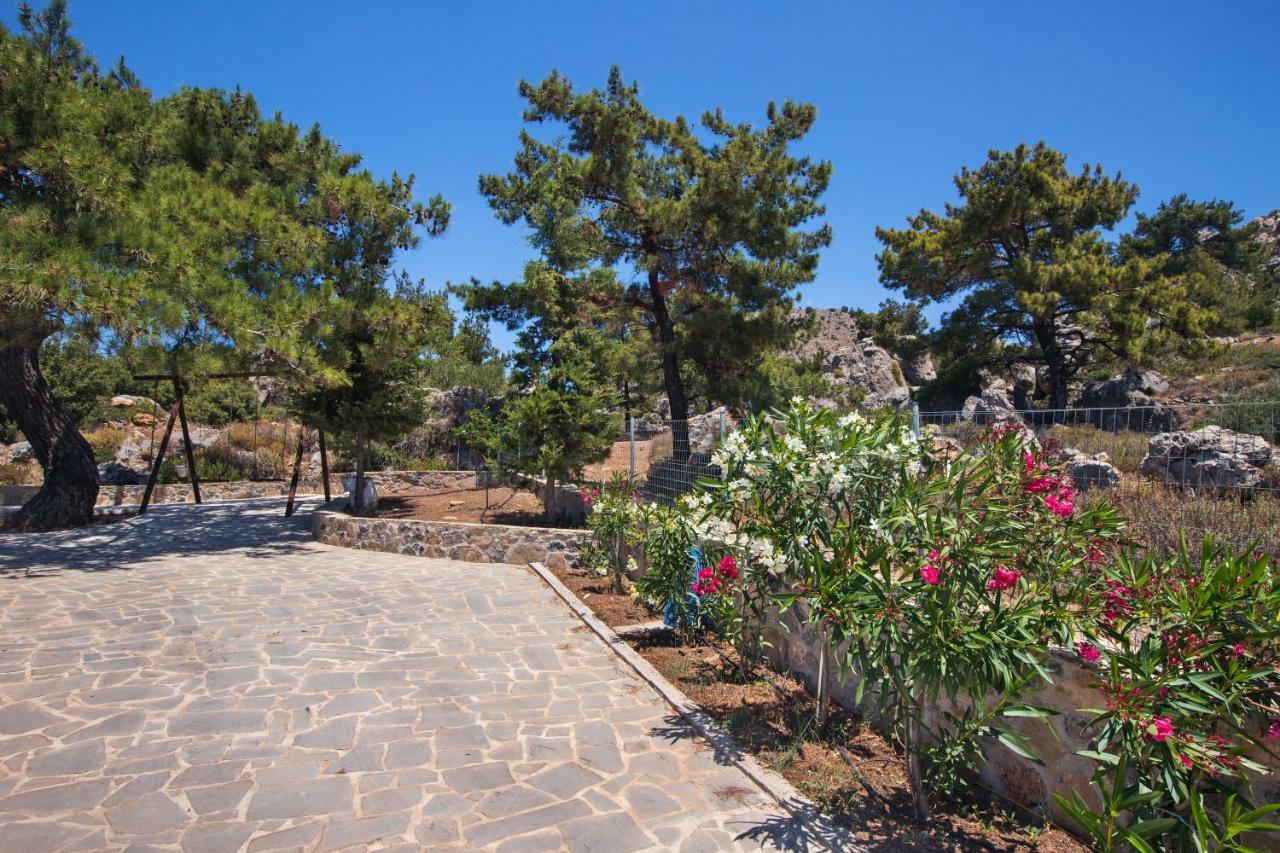 Villa M - Villa With Private Pool And Yard Anatolí Екстериор снимка
